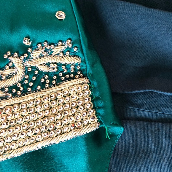 Emerald green and gold beaded and embroidered Indian lengha lehenga - Picture 4 of 5